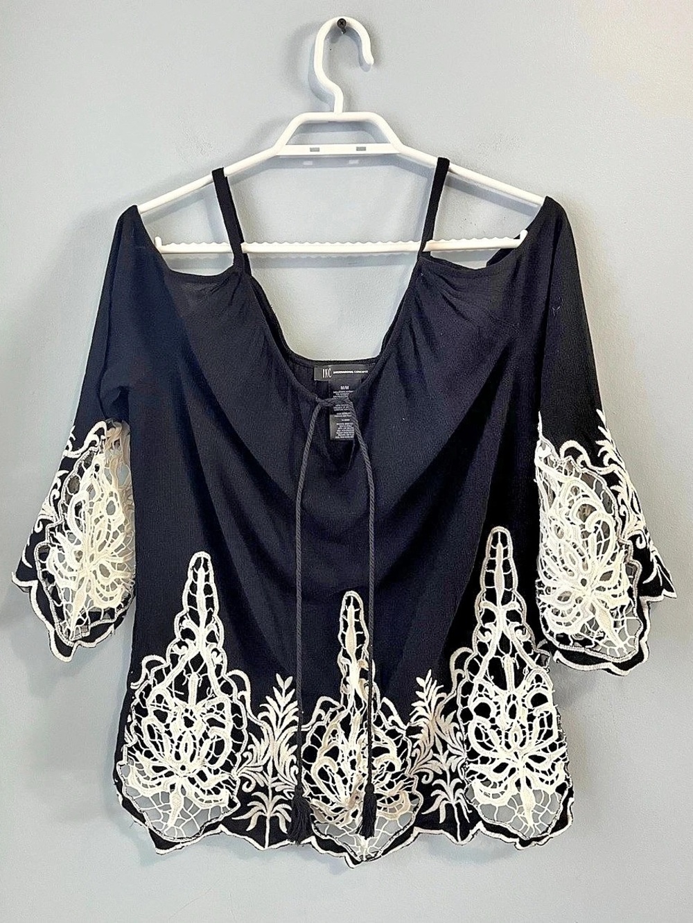INC Int’l Concepts Black & White Crochet Cold-Shoulder Lace-Trim Blouse Size M